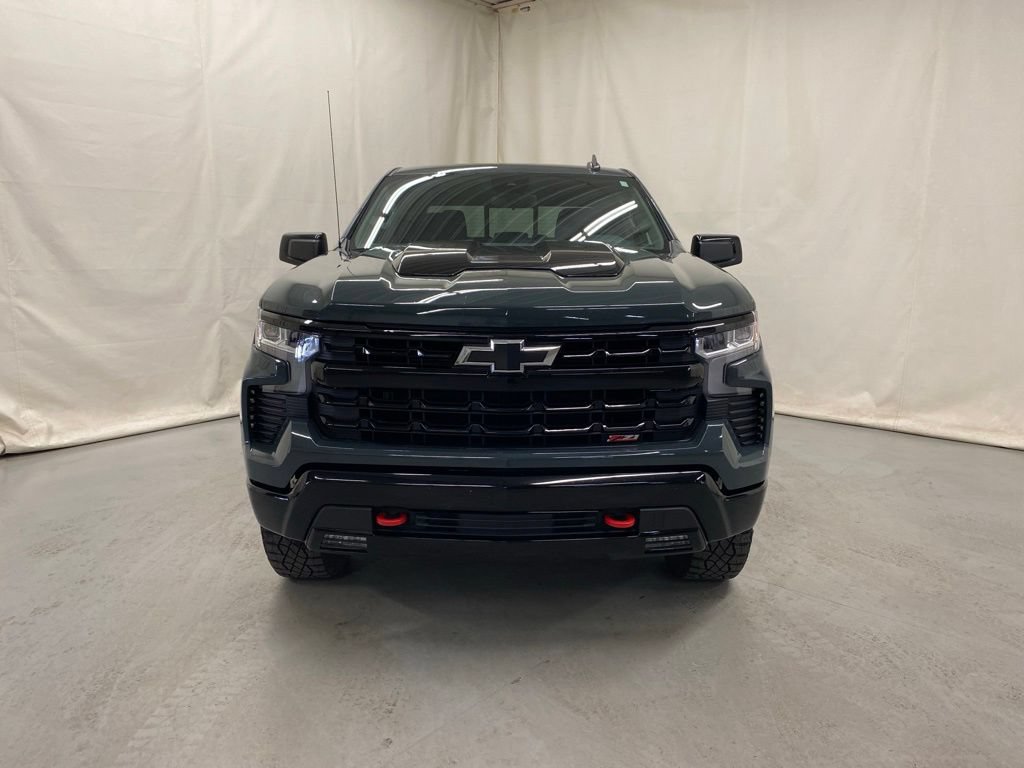 Used 2025 Chevrolet Silverado 1500 LT Trail Boss w/ Convenience Package II AWD/4WD image 3