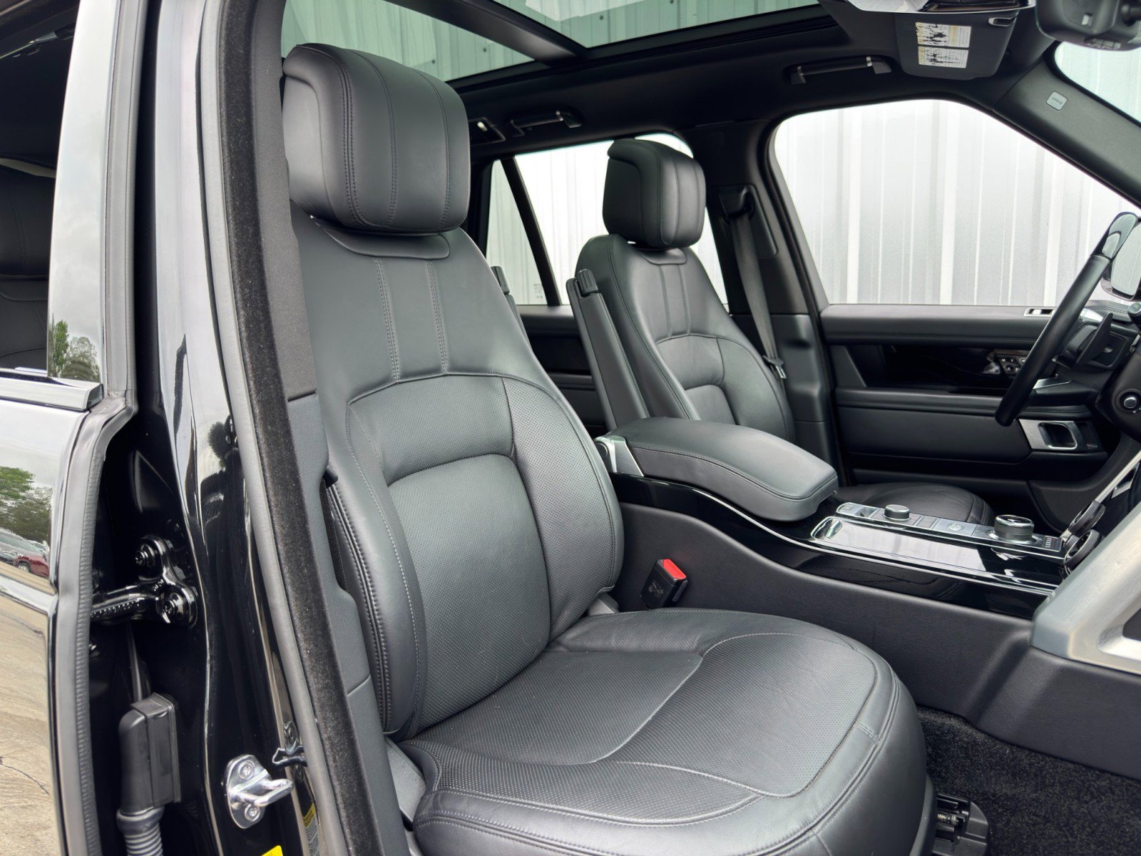 Used 2021 Land Rover Range Rover P525 Westminster Edition image 46