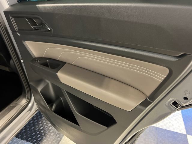 Certified 2021 Volkswagen Atlas Cross Sport SE w/ Panoramic Sunroof Package FWD image 14