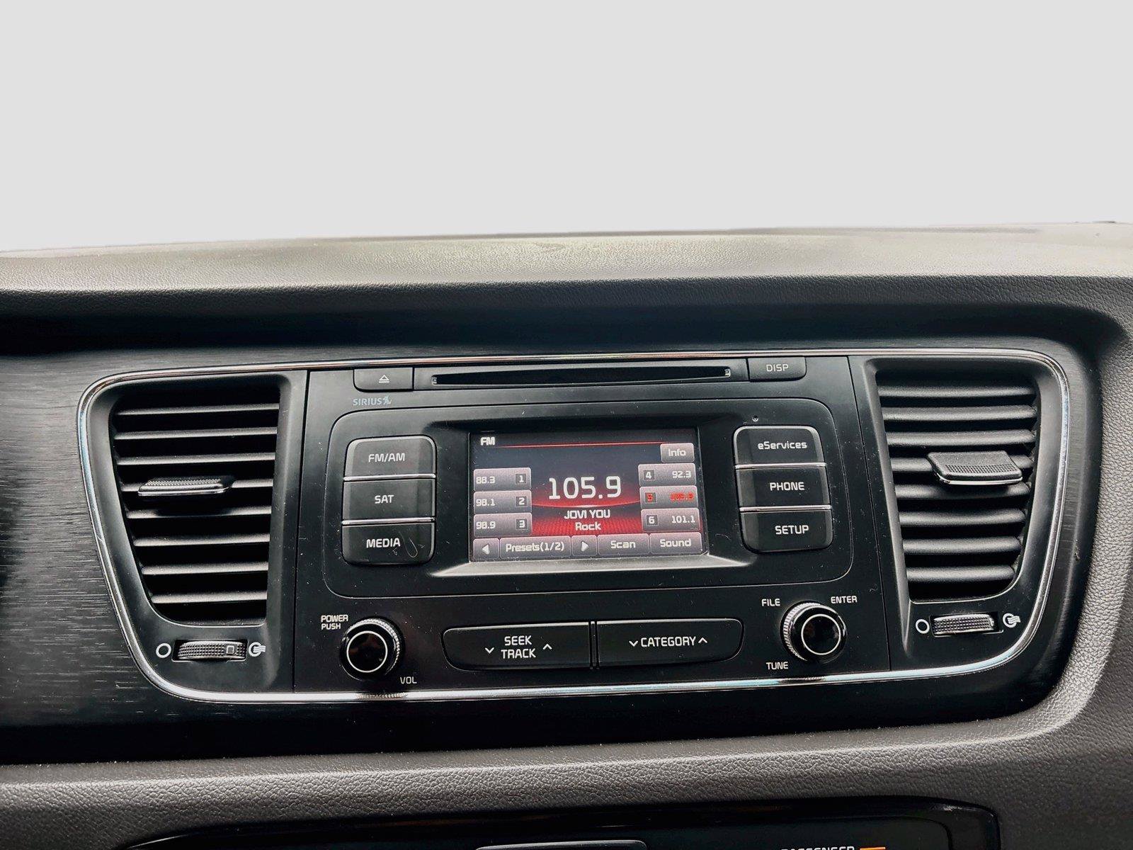 Used 2016 Kia Sedona LX w/ Option Group 020 FWD image 9