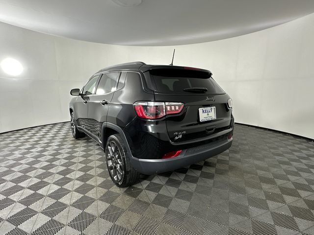 Used 2021 Jeep Compass Latitude w/ Sun and Sound Group AWD/4WD image 3