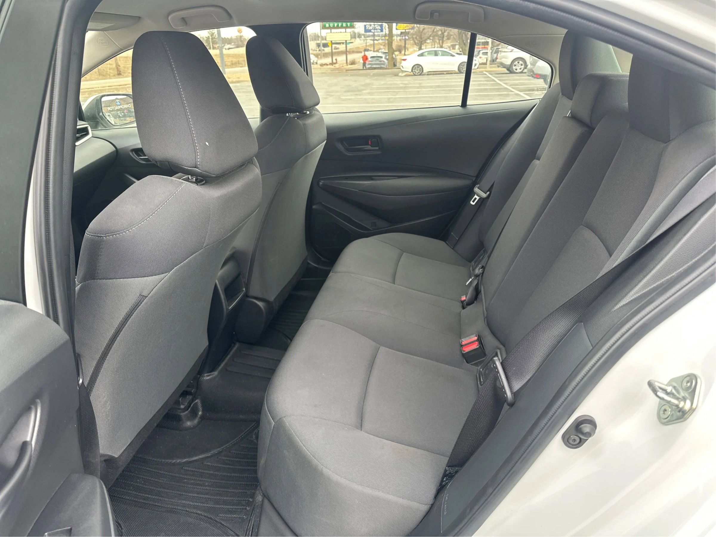 Used 2022 Toyota Corolla LE image 10