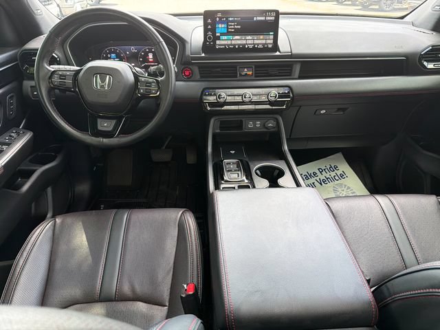 Used 2025 Honda Pilot Black Edition image 23