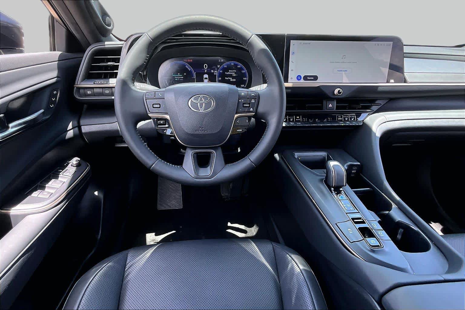 Used 2023 Toyota Crown AWD/4WD image 6
