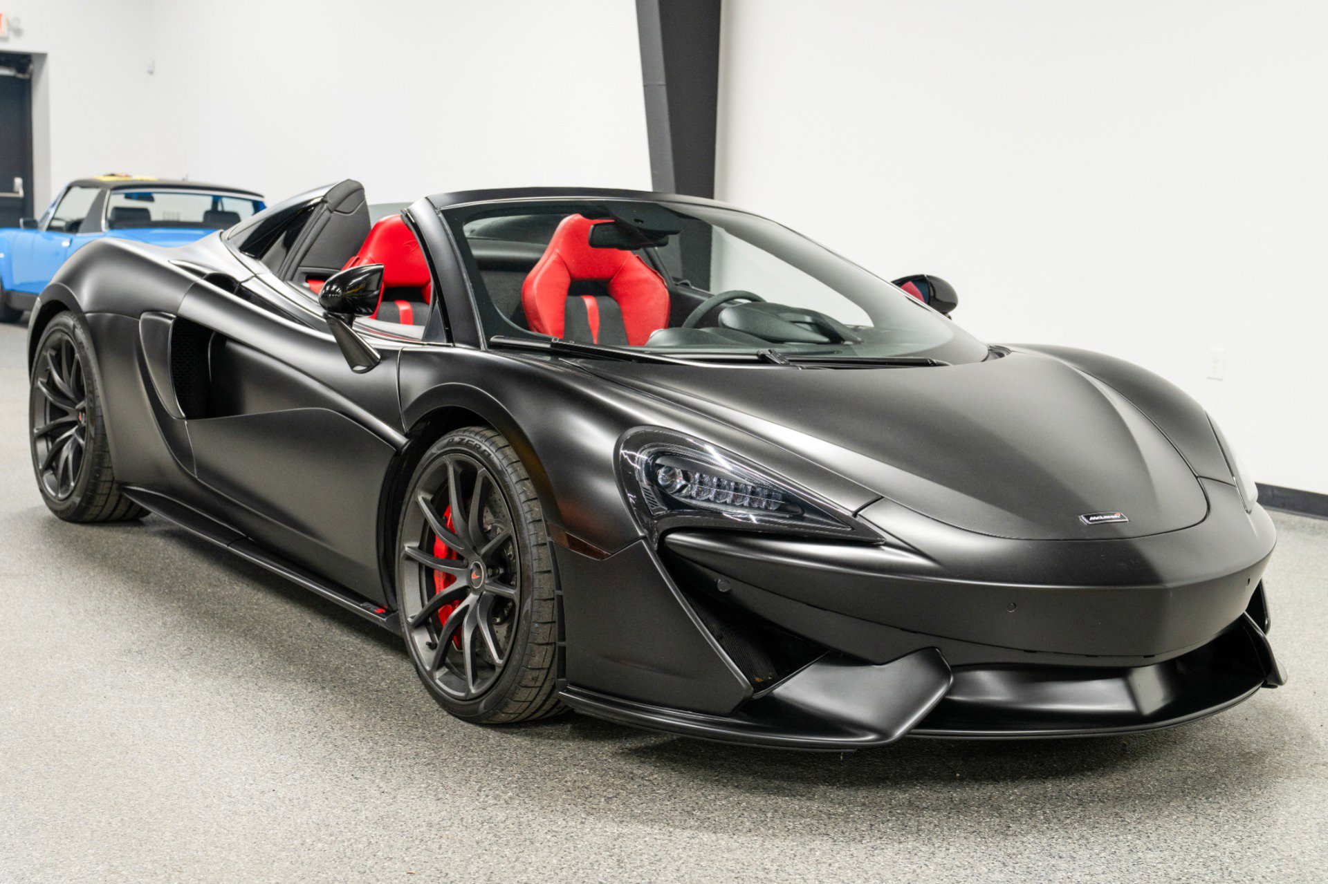 Used 2018 McLaren 570S Spider image 3