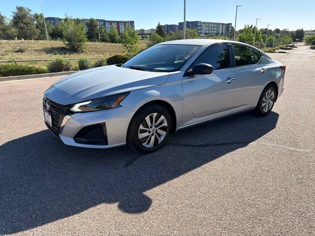 Used 2025 Nissan Altima 2.5 S FWD image 3