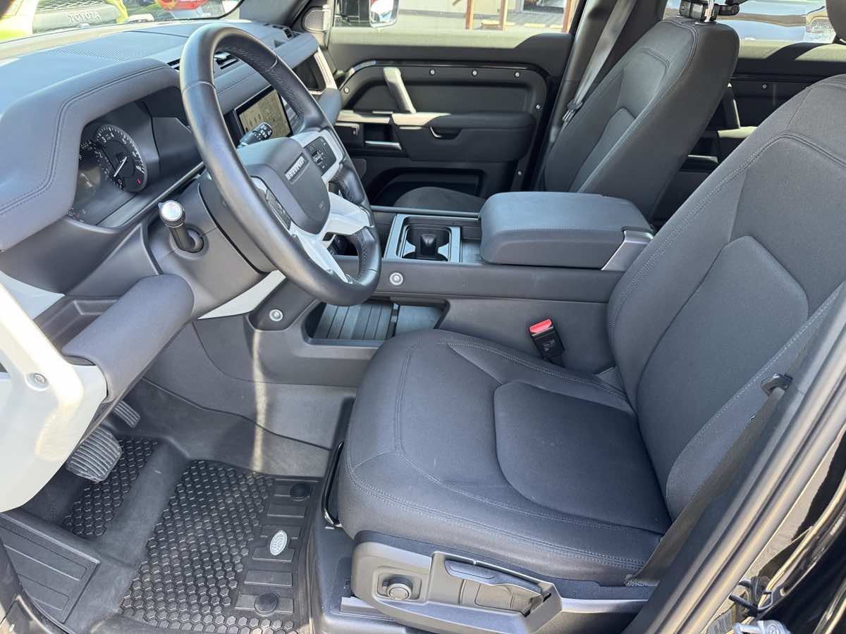Used 2023 Land Rover Defender 110 AWD/4WD image 25