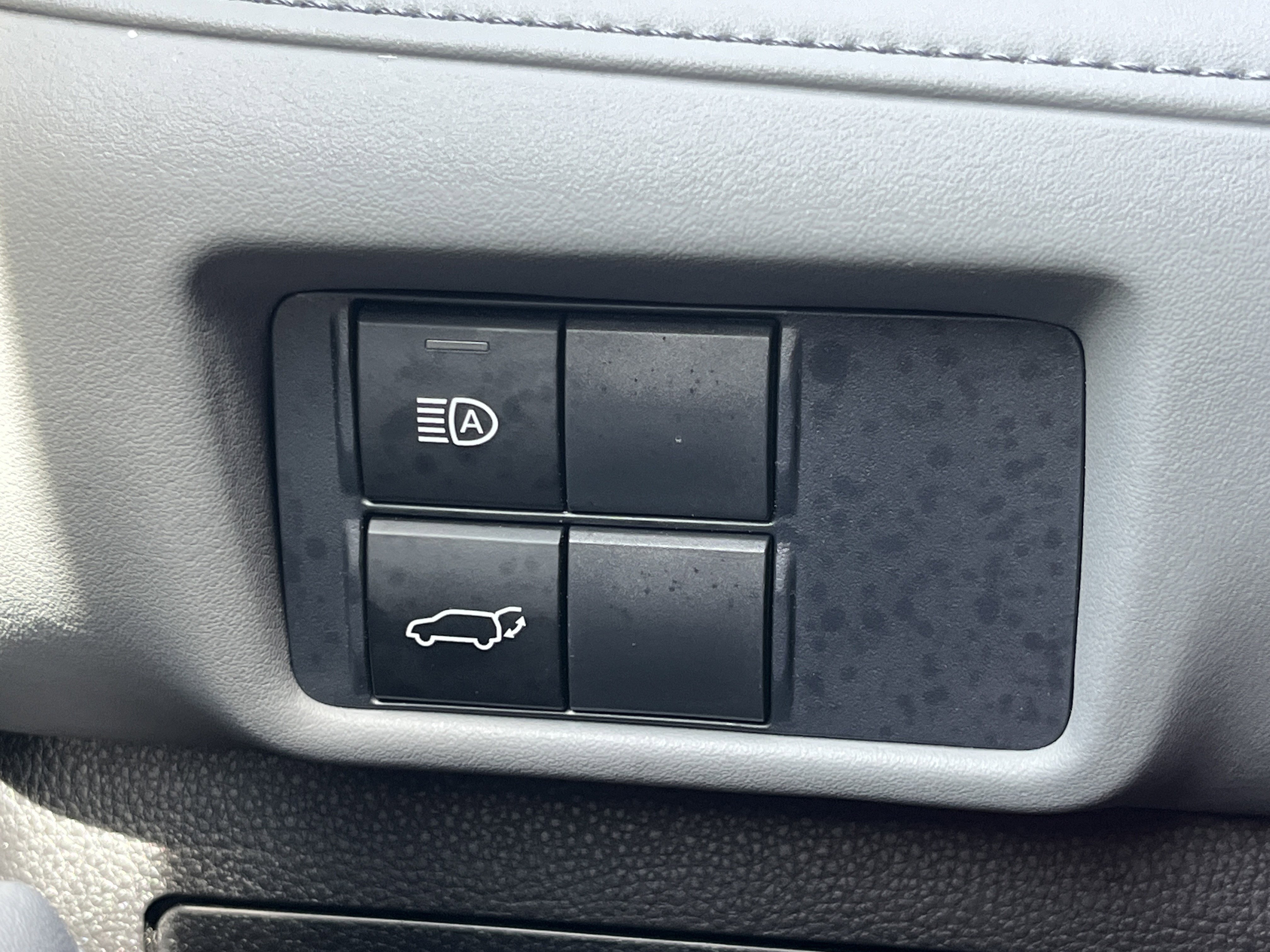 Used 2021 Toyota Highlander XLE image 13