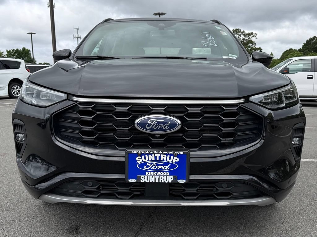 Used 2024 Ford Escape ST-Line Elite w/ Premium Technology Package AWD/4WD image 2