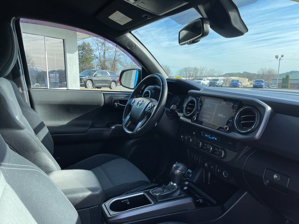 Used 2021 Toyota Tacoma TRD Sport w/ Technology Package image 30