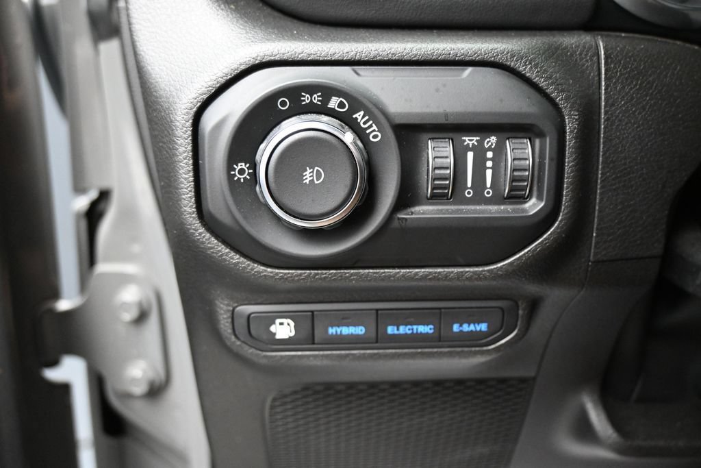 Used 2022 Jeep Wrangler Unlimited Rubicon 4xe w/ Dual Top Group AWD/4WD image 12
