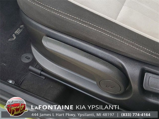 Used 2021 Hyundai Venue SEL image 14