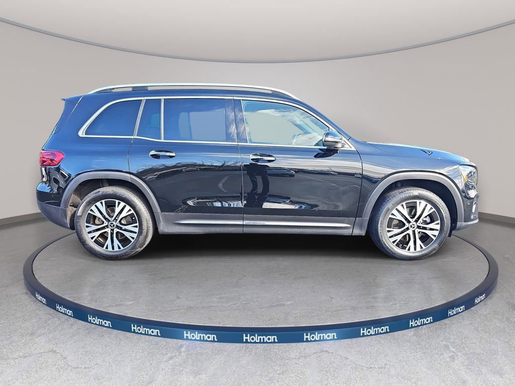 Used 2025 Mercedes-Benz GLB 250 4MATIC image 5