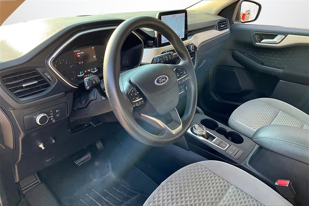 Used 2020 Ford Escape SE image 17