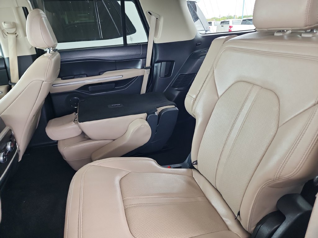 Used 2024 Ford Expedition Limited AWD/4WD image 41
