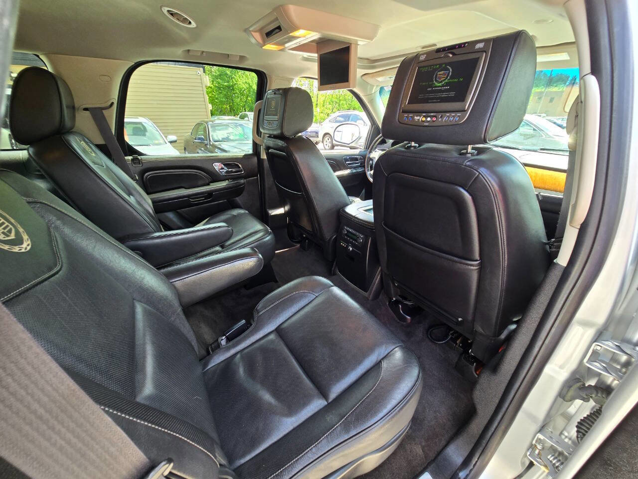 Used 2014 Cadillac Escalade Platinum image 39