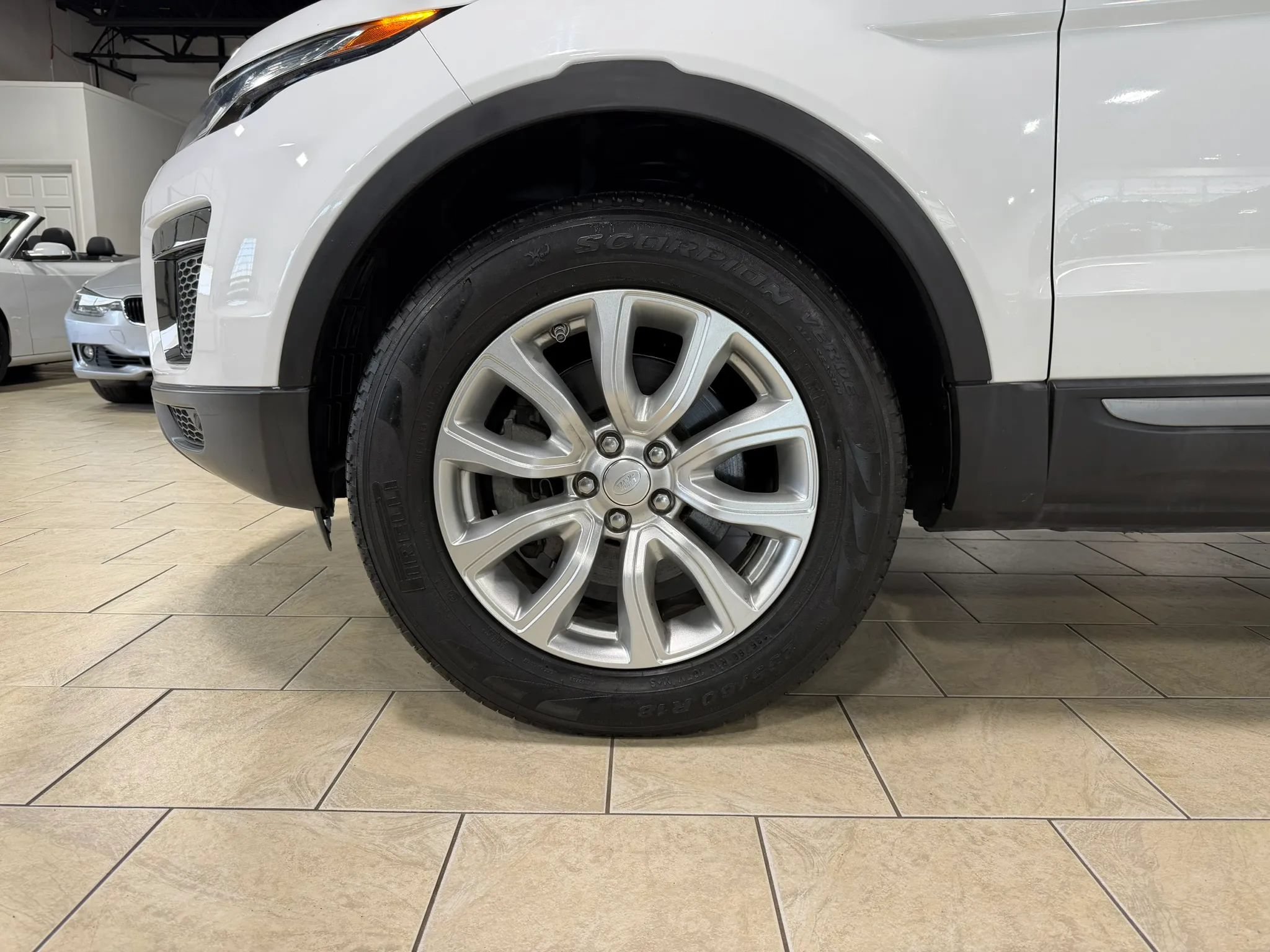 Used 2018 Land Rover Range Rover Evoque SE AWD/4WD image 32