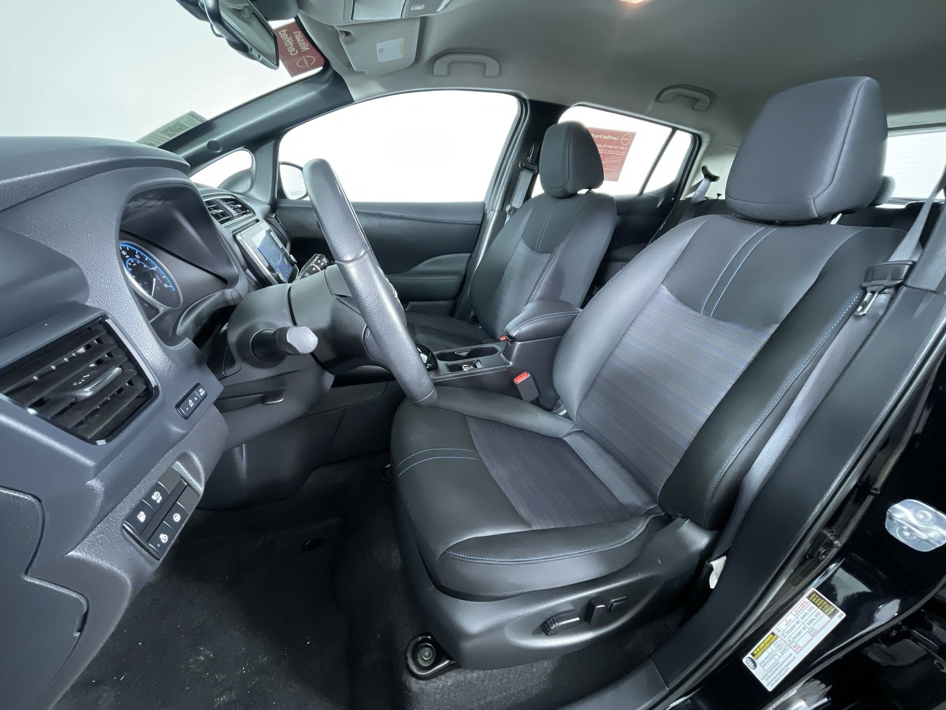Certified 2025 Nissan Leaf SV Plus FWD image 15