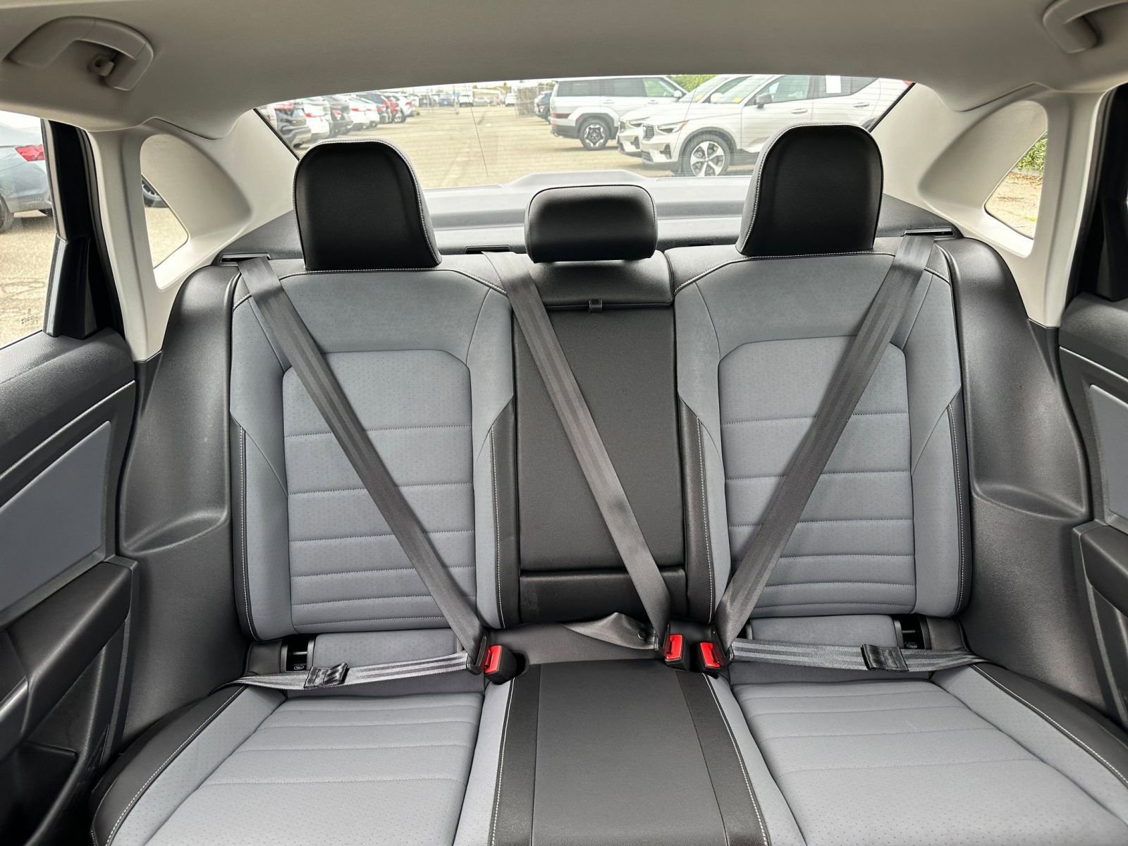 Used 2025 Volkswagen Jetta SE image 40