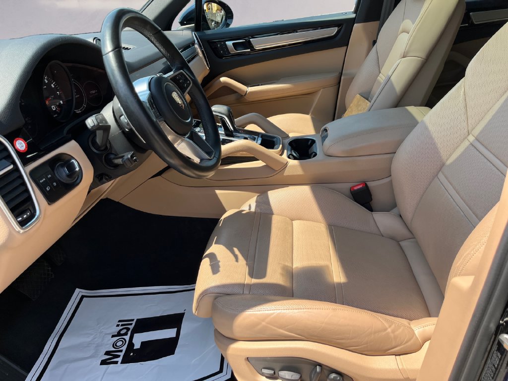 Used 2023 Porsche Cayenne AWD/4WD image 9