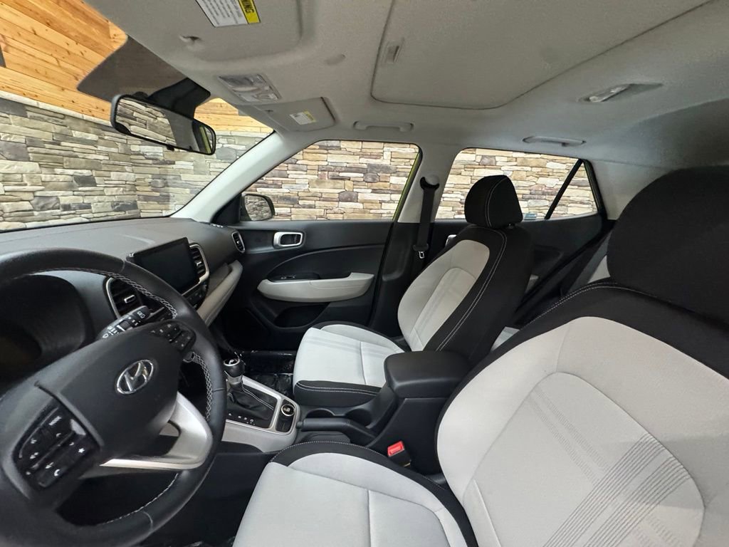 Used 2023 Hyundai Venue SEL FWD image 33