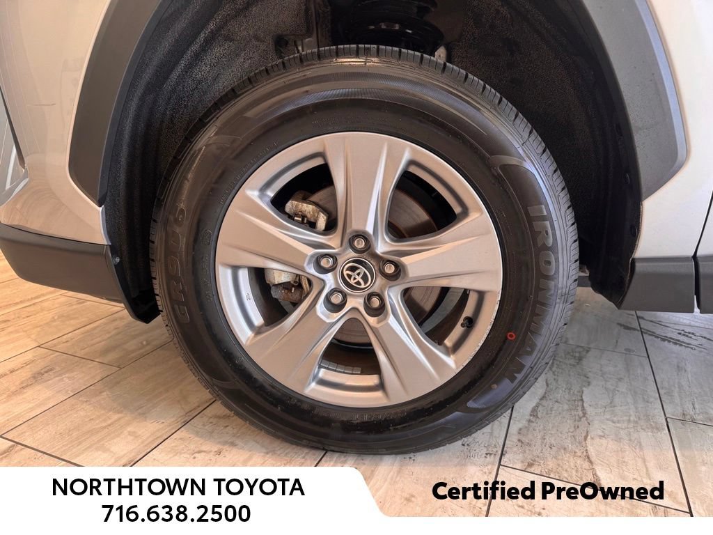 Used 2025 Toyota RAV4 LE AWD/4WD image 24