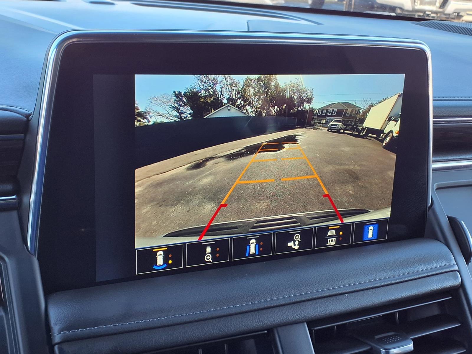 Used 2024 Chevrolet Tahoe Z71 w/ Z71 Off-Road Package image 11