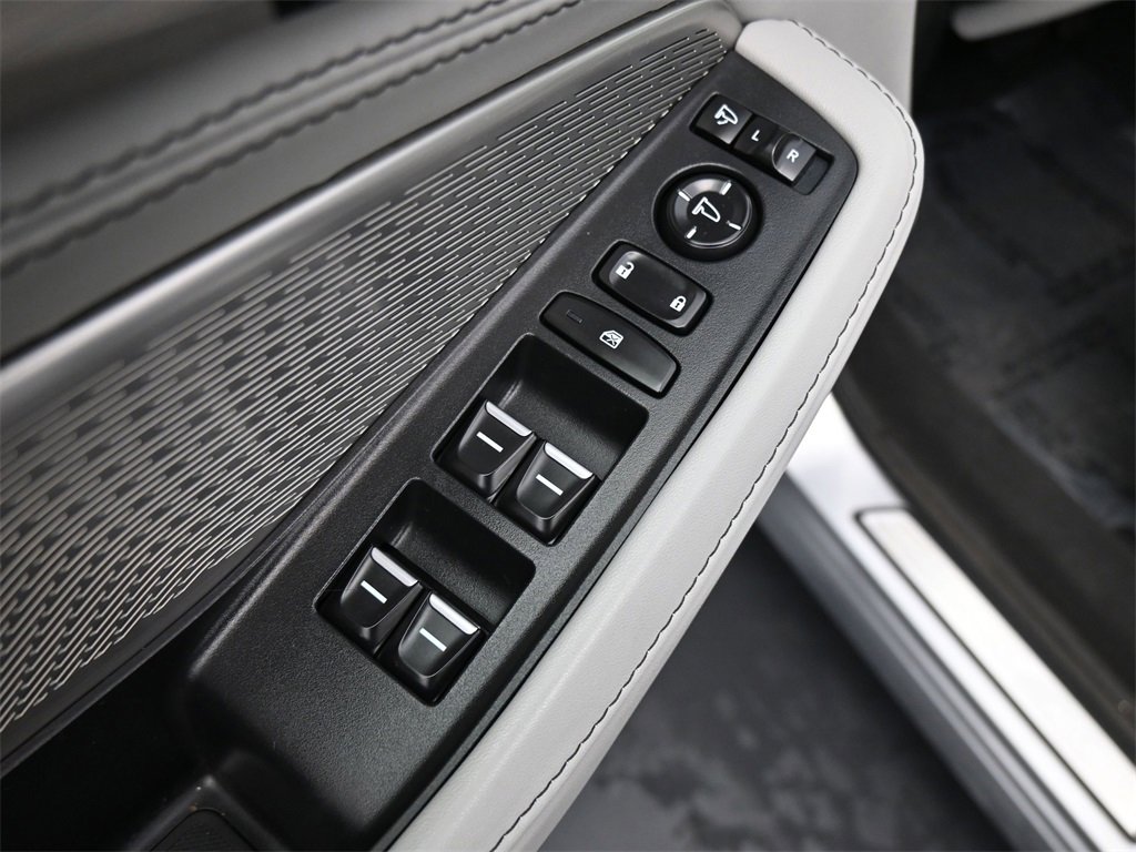 Used 2023 Acura MDX SH-AWD w/ Advance Package image 4