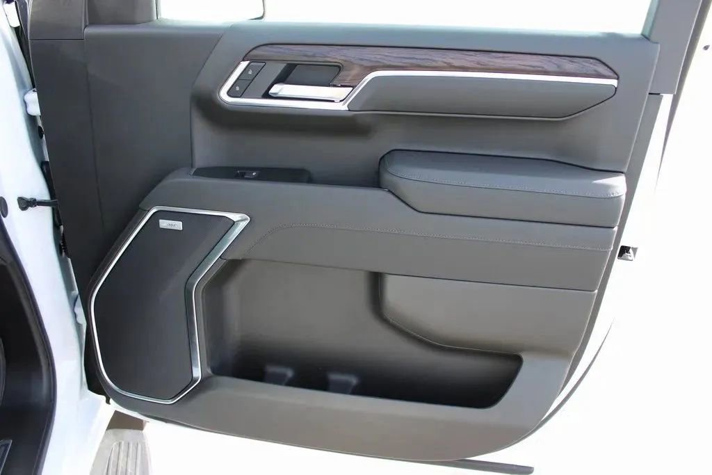 New 2026 GMC Sierra 1500 SLT image 17