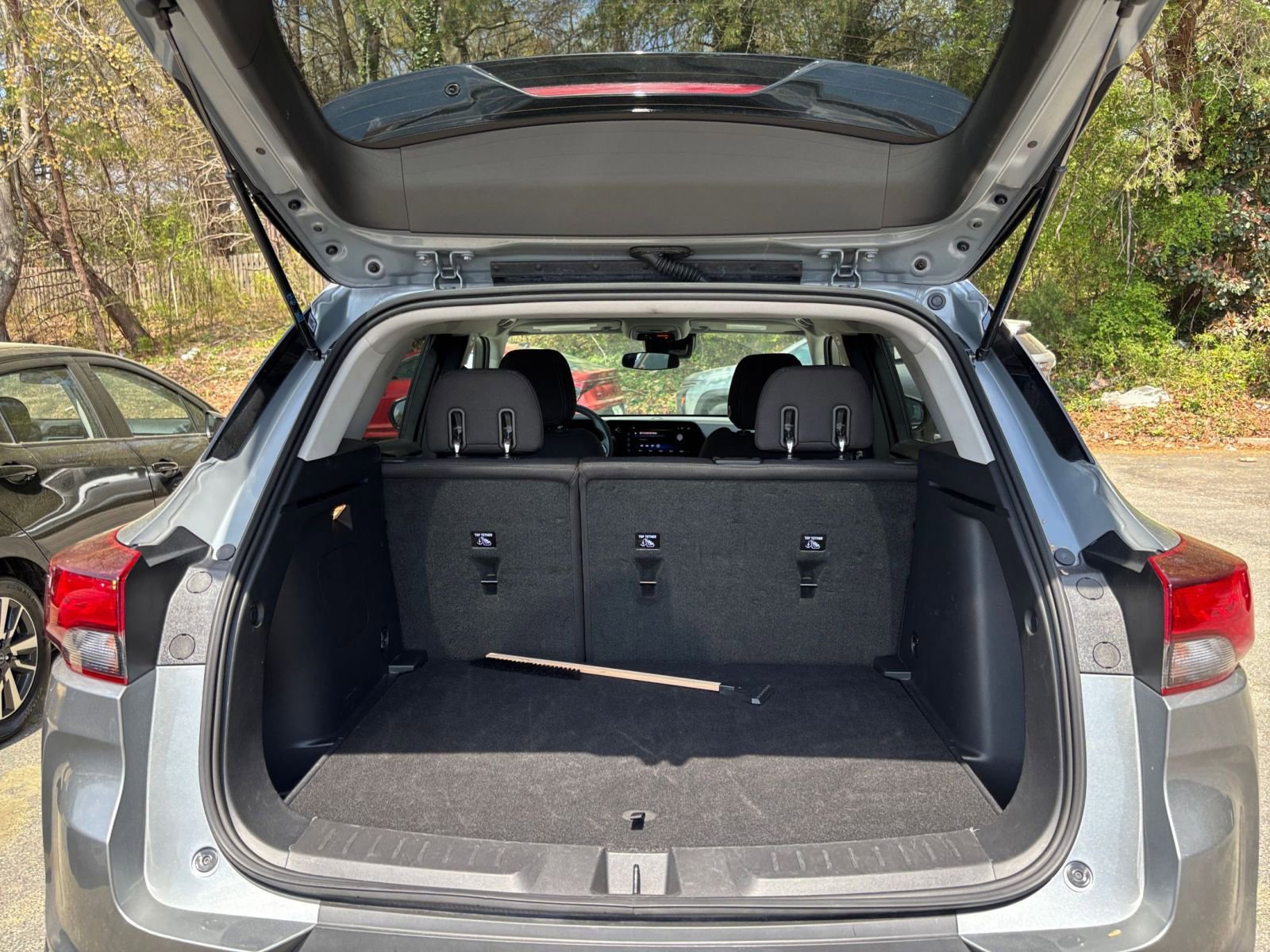 Used 2025 Chevrolet TrailBlazer LT image 32