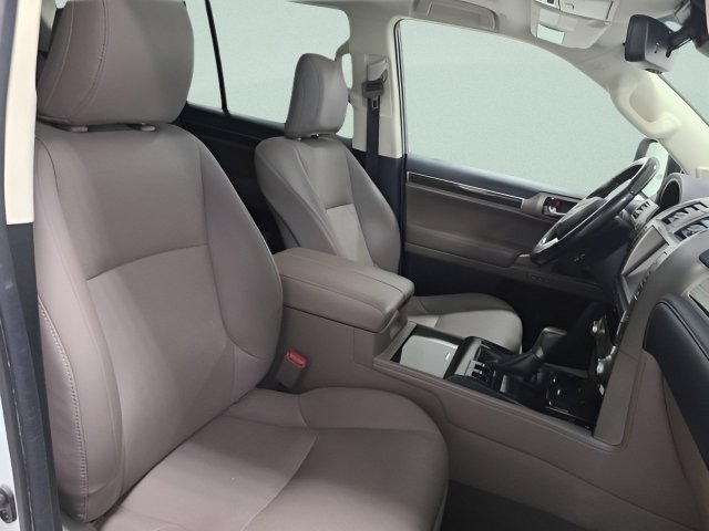 Used 2020 Lexus GX 460 Premium w/ Premium Package AWD/4WD image 14