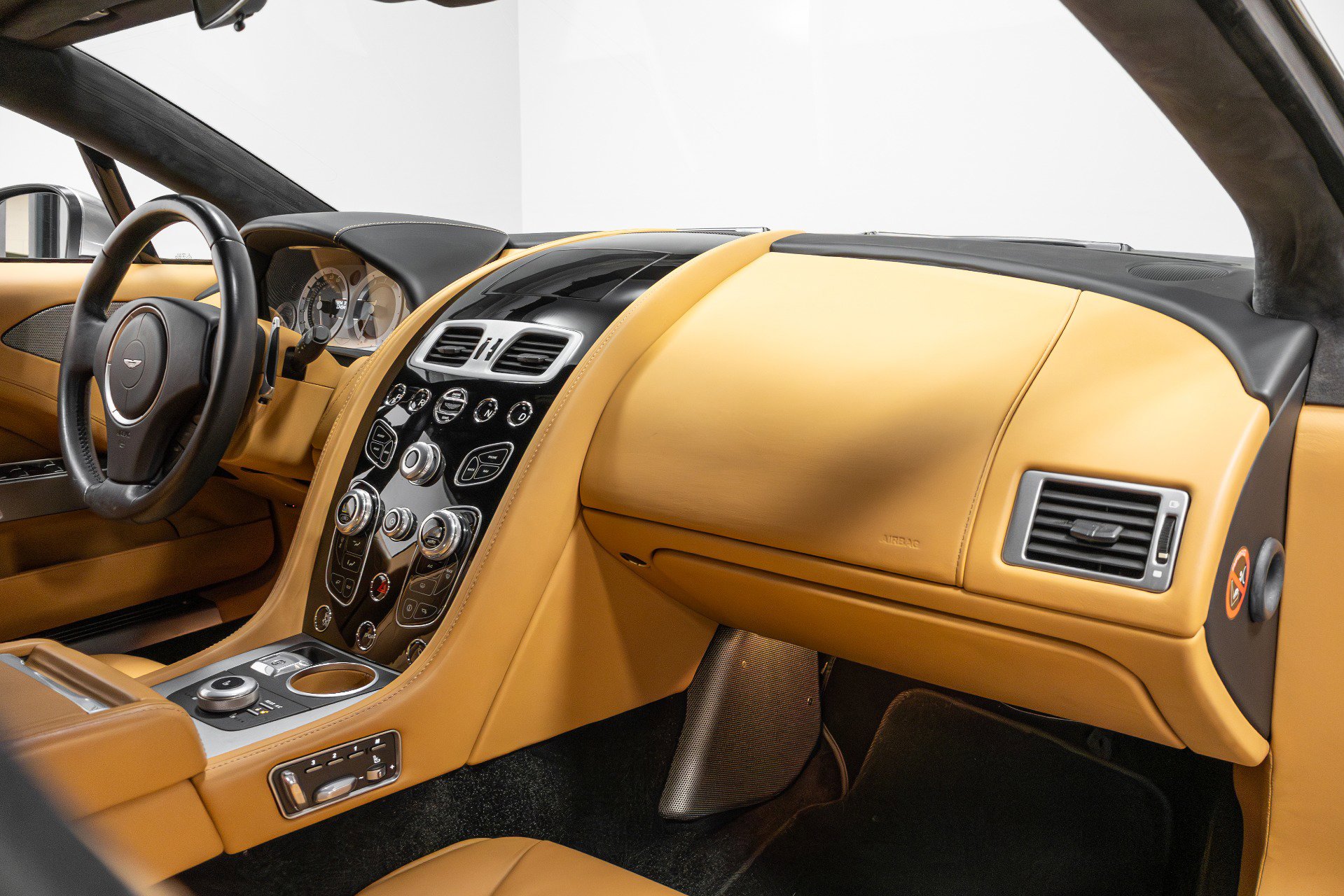 Used 2016 Aston Martin Rapide S image 22