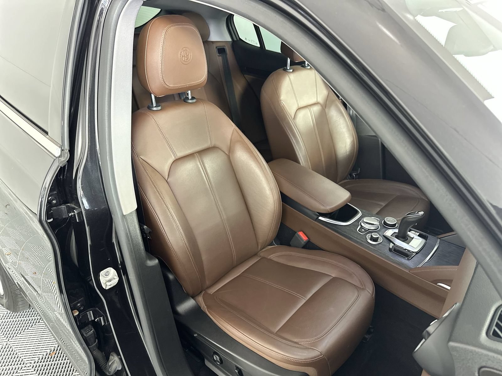 Used 2020 Alfa Romeo Stelvio AWD w/ Cold Weather Package image 27