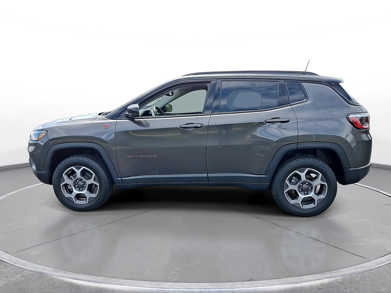 Used 2022 Jeep Compass Trailhawk w/ Trailhawk Convenience Group AWD/4WD image 5