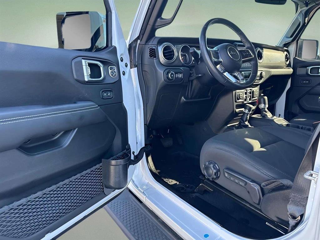 Used 2022 Jeep Wrangler Unlimited Sahara w/ Cold Weather Group image 13