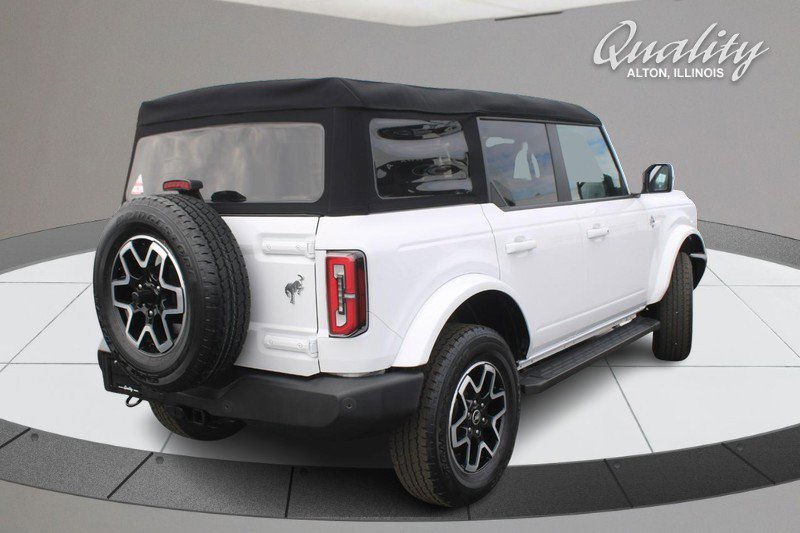 Used 2023 Ford Bronco Outer Banks image 4