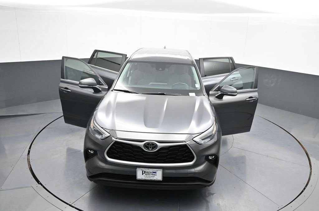 Certified 2023 Toyota Highlander L image 47