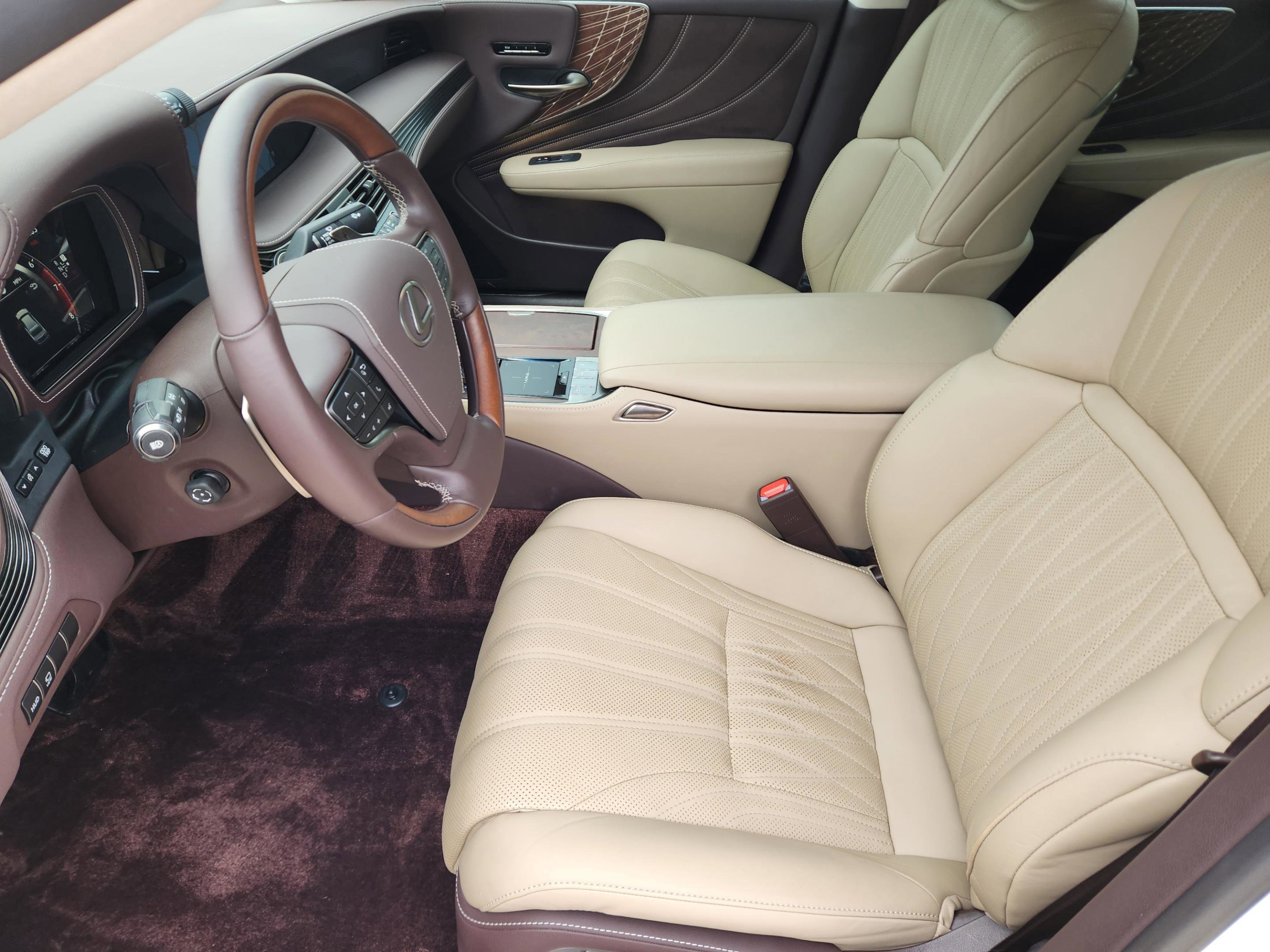 Used 2020 Lexus LS 500 w/ Interior Upgrade Package image 6