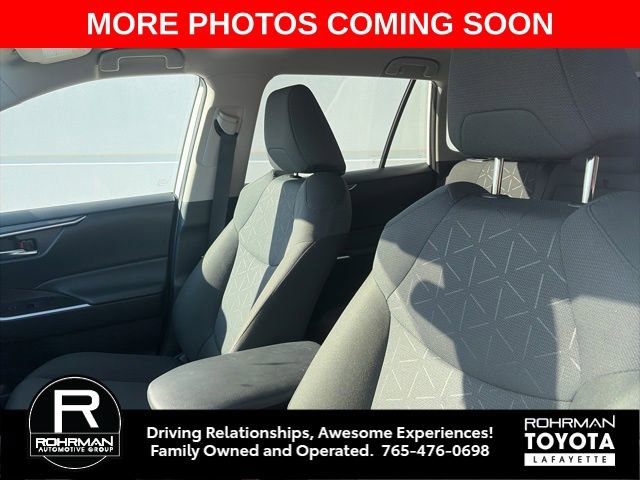 Used 2024 Toyota RAV4 XLE FWD image 9