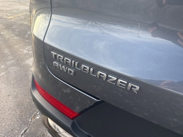 Used 2021 Chevrolet TrailBlazer ACTIV w/ Sun and Liftgate Package image 9