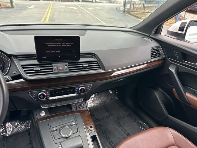 Used 2019 Audi Q5 2.0T Premium w/ Convenience Package image 16