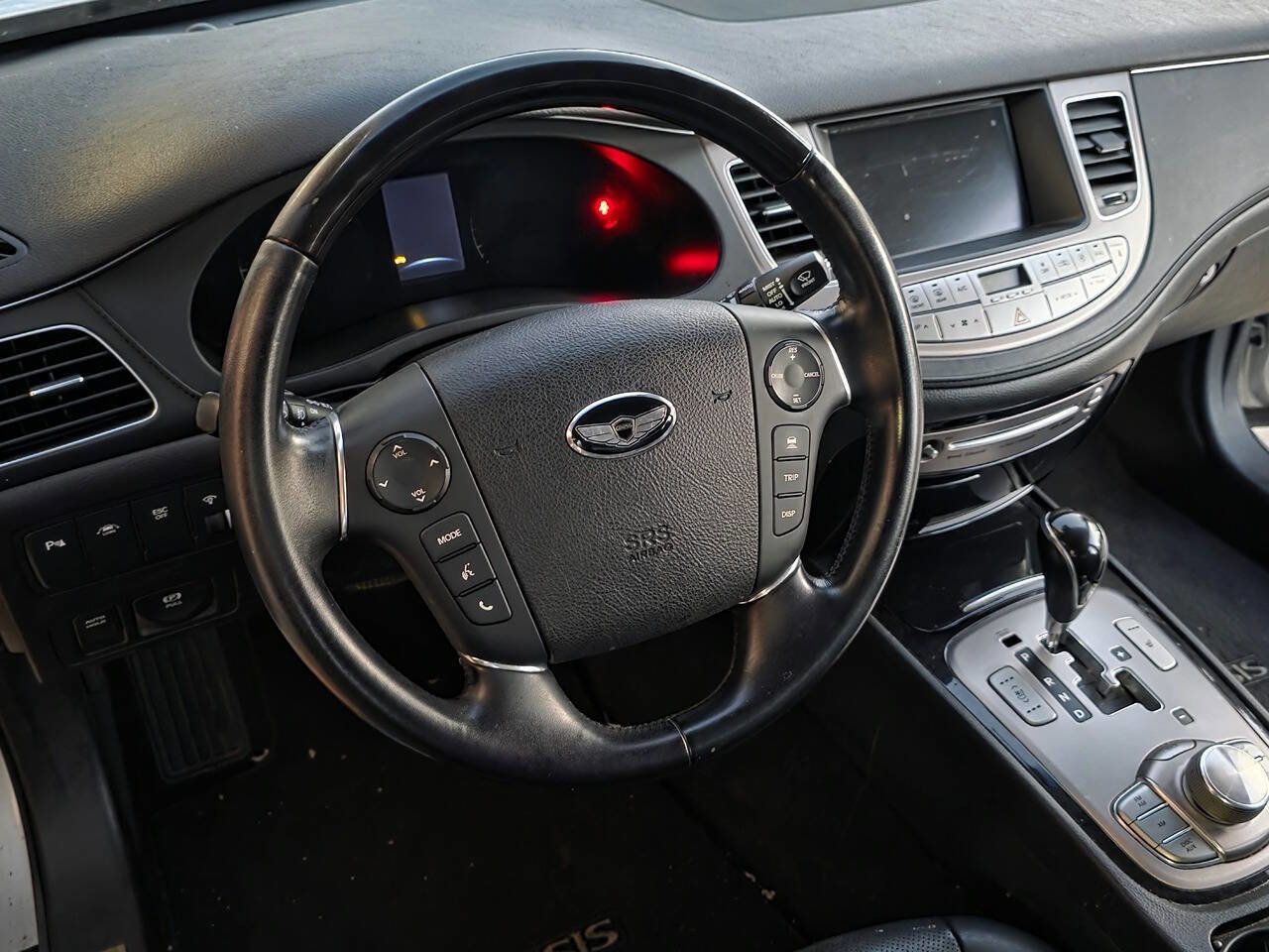 Used 2012 Hyundai Genesis 4.6 image 17