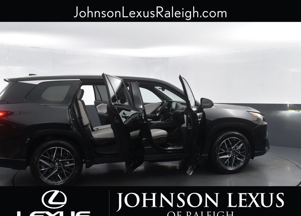 Certified 2025 Lexus TX 350 FWD w/ Technology Package image 32