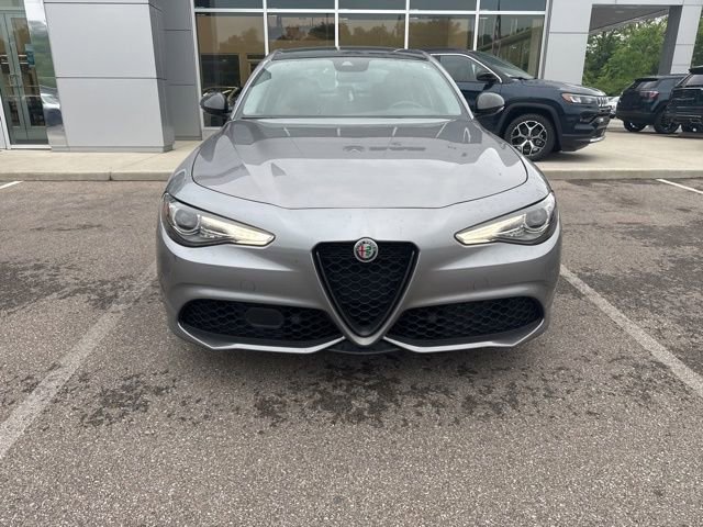 Used 2020 Alfa Romeo Giulia AWD w/ Quick Order Package 22J Sport image 2