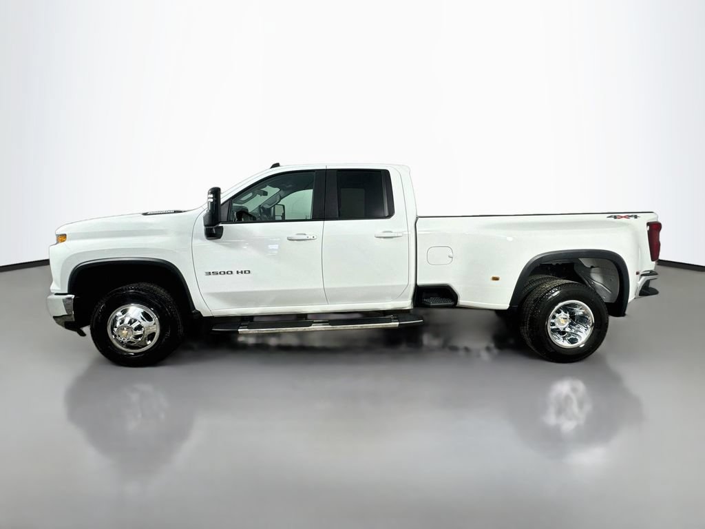 Used 2025 Chevrolet Silverado 3500 LT AWD/4WD image 4