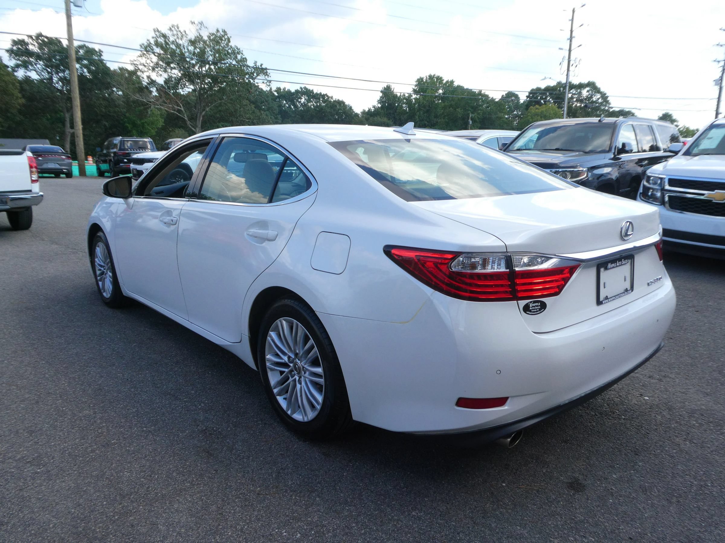 Used 2014 Lexus ES 350 w/ Luxury Package FWD image 8