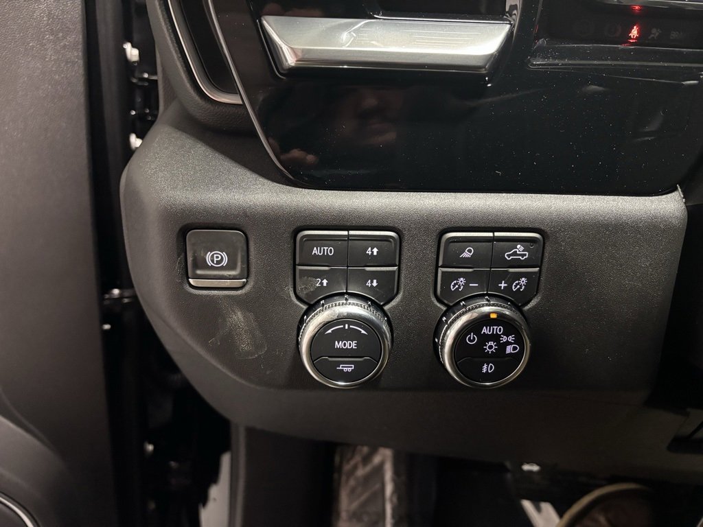 New 2025 GMC Sierra 2500 SLT w/ SLT Premium Package image 13
