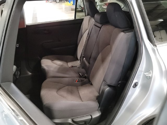 Used 2023 Toyota Highlander L FWD image 6
