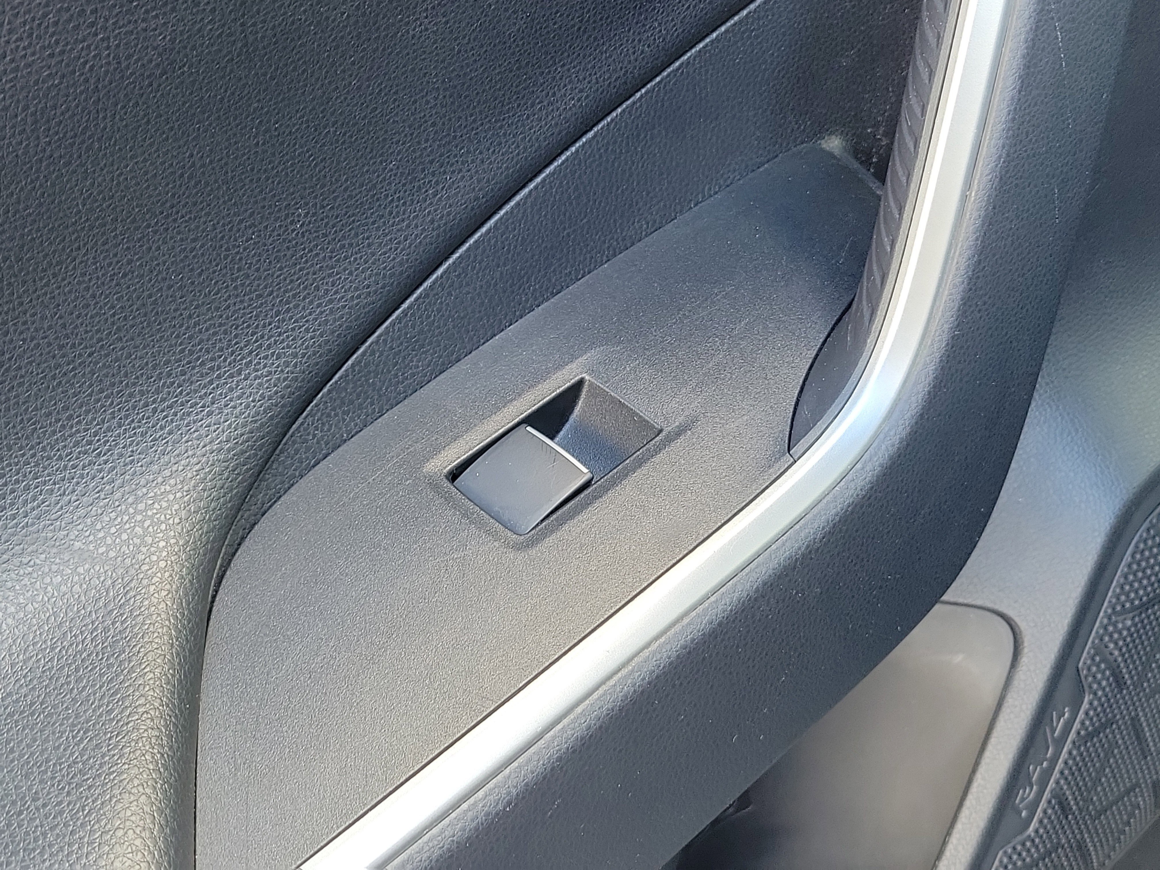 Used 2019 Toyota RAV4 XSE w/ XSE Weather Package image 16