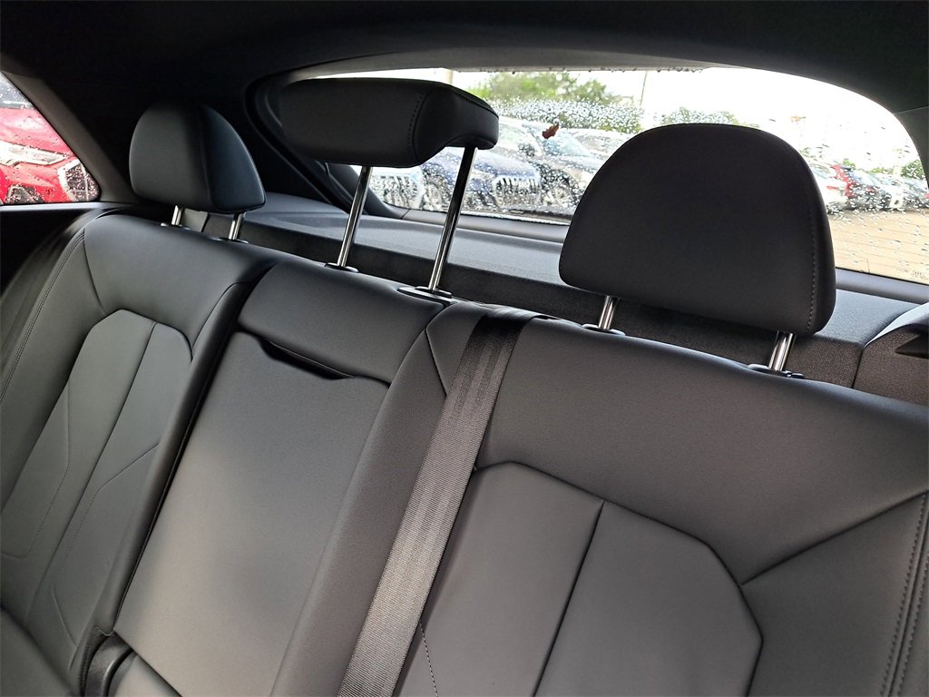 New 2025 Audi Q3 2.0T Premium image 28